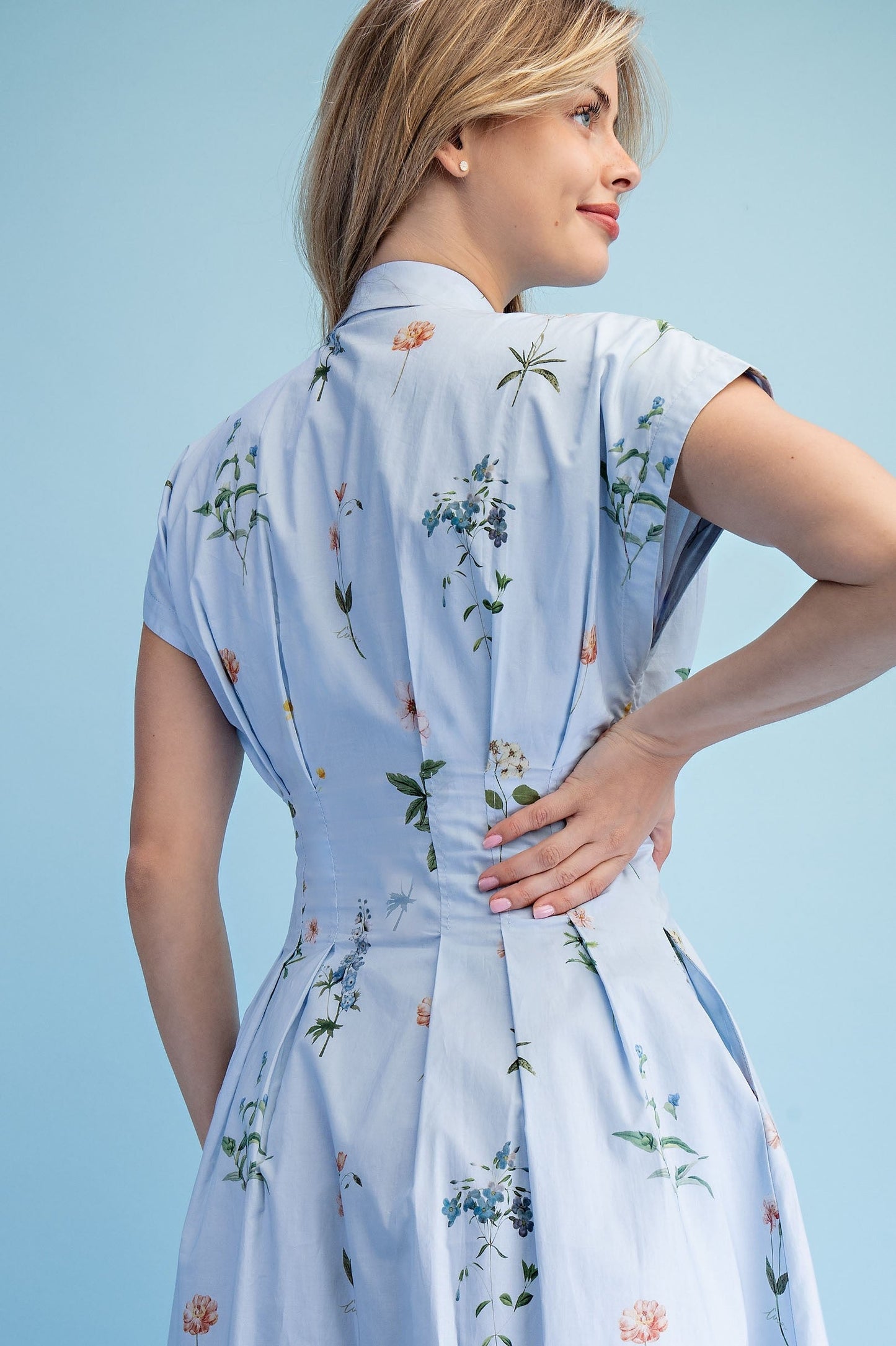 Shiloh Sleeveless Button Down Floral Print Midi Dress Blue