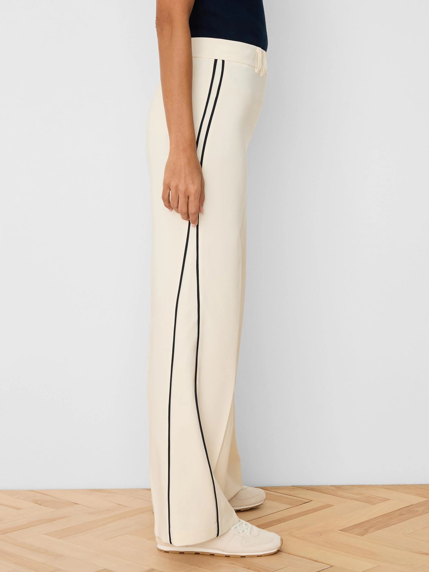 Piped Wide Leg Sleek Stretch Pant