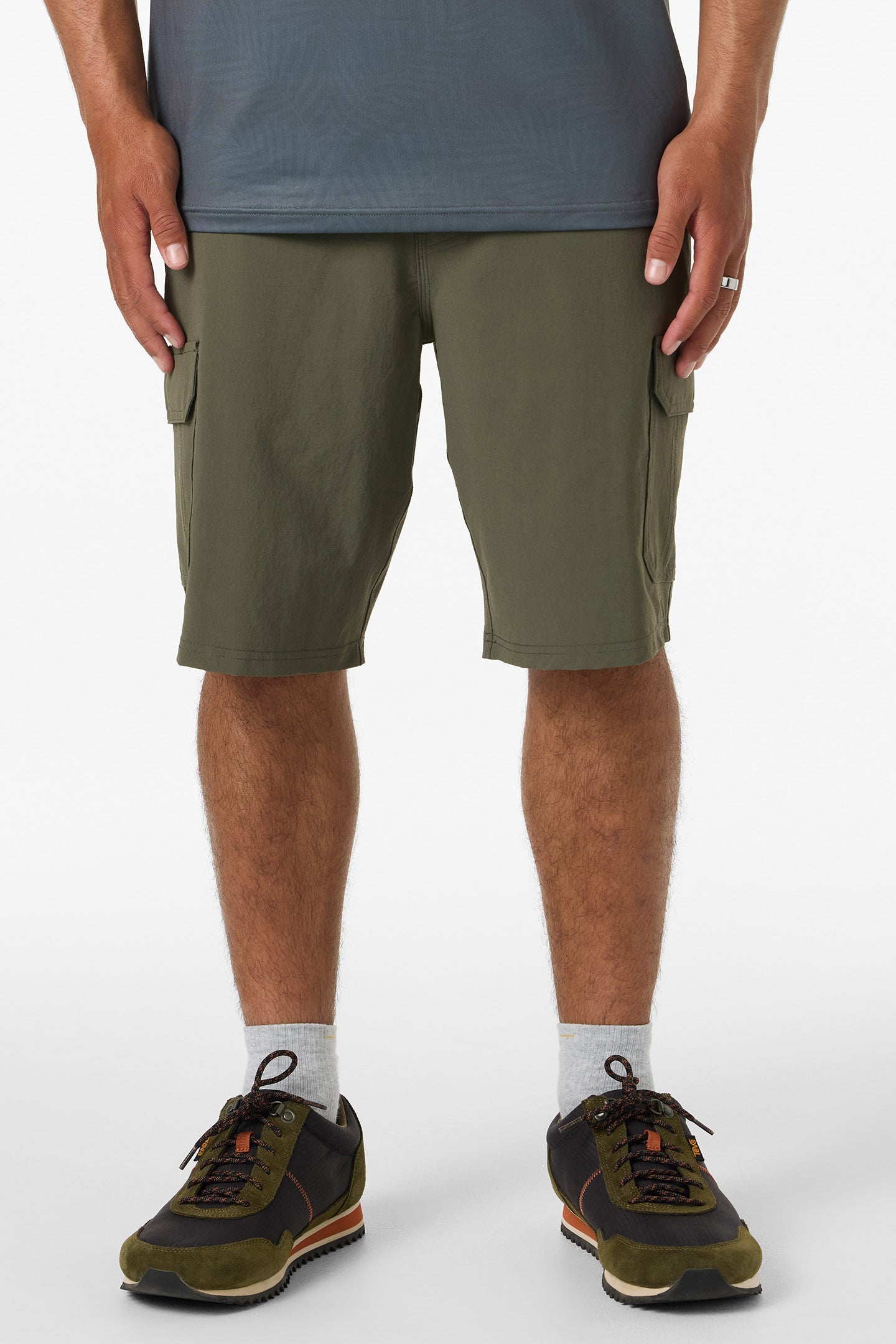 TRVLR Cargo 20" Hybrid Shorts