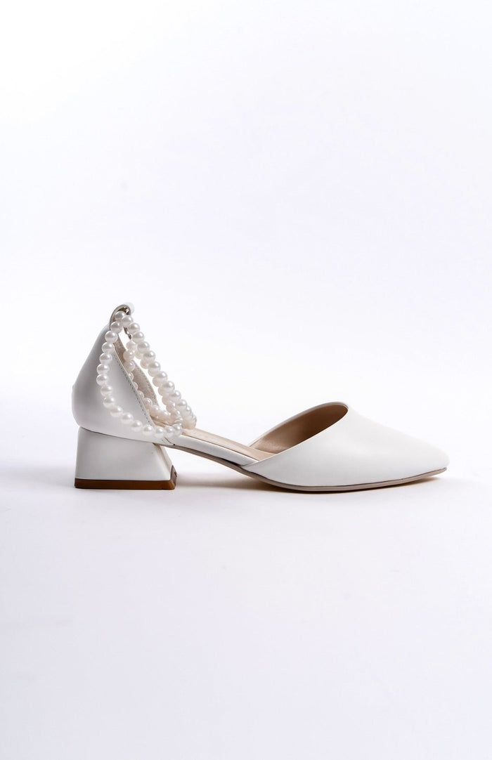 Agnetha | White Low Heels with Pearls