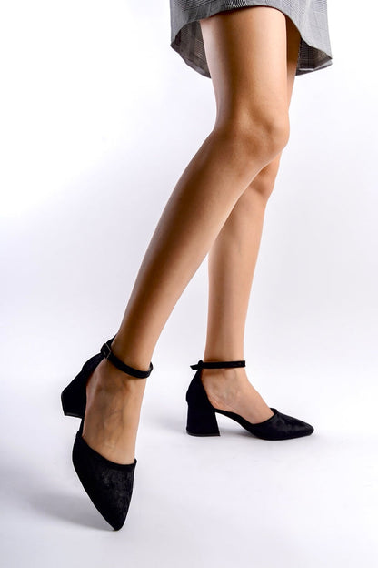 Hlin | Black Velvet Mid Heels